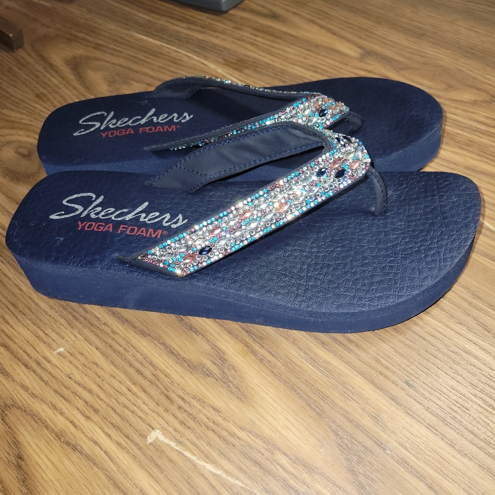 Skechers Women's Yoga Foam Flip Flop Wedge Sandals Blue Navy size 9